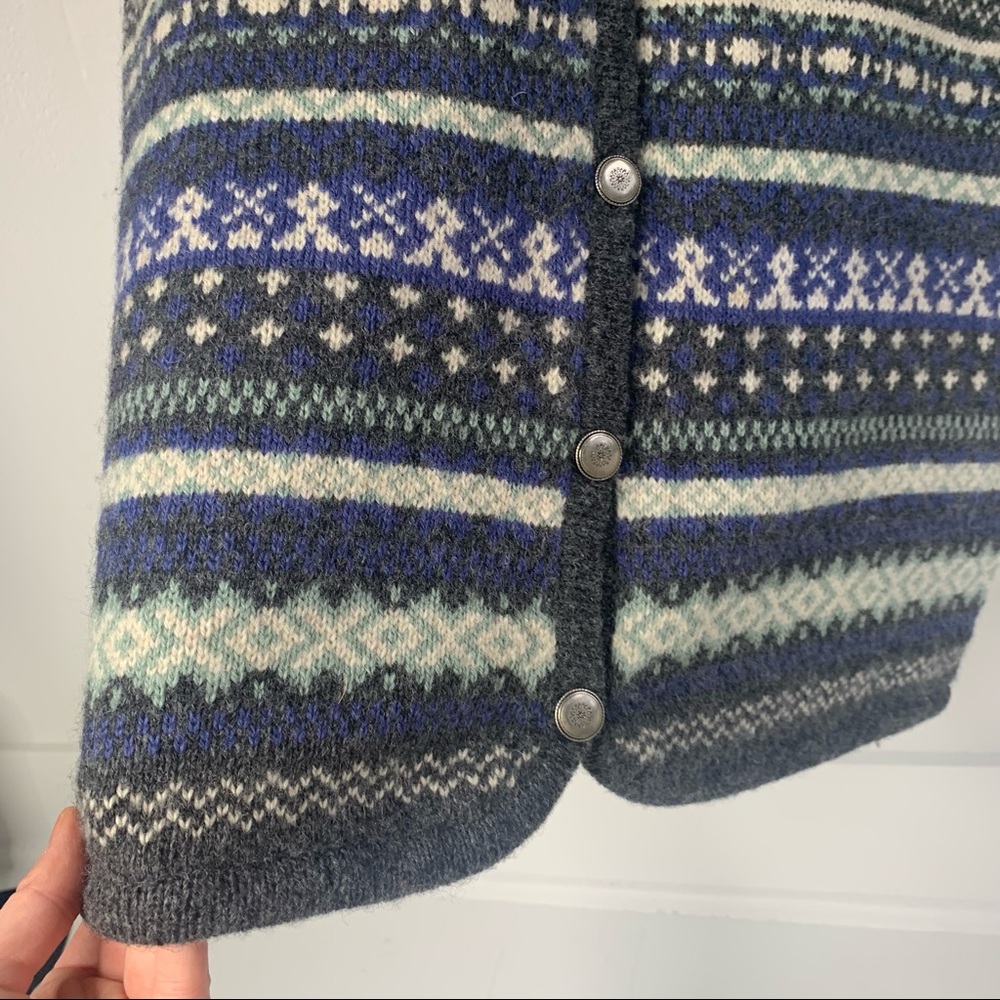 90’s Nordstrom | 100% Shetland Wool Patterned, Buttoned Vest - Picture 5 of 8